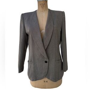 Elegant Women's Blazer in light brown